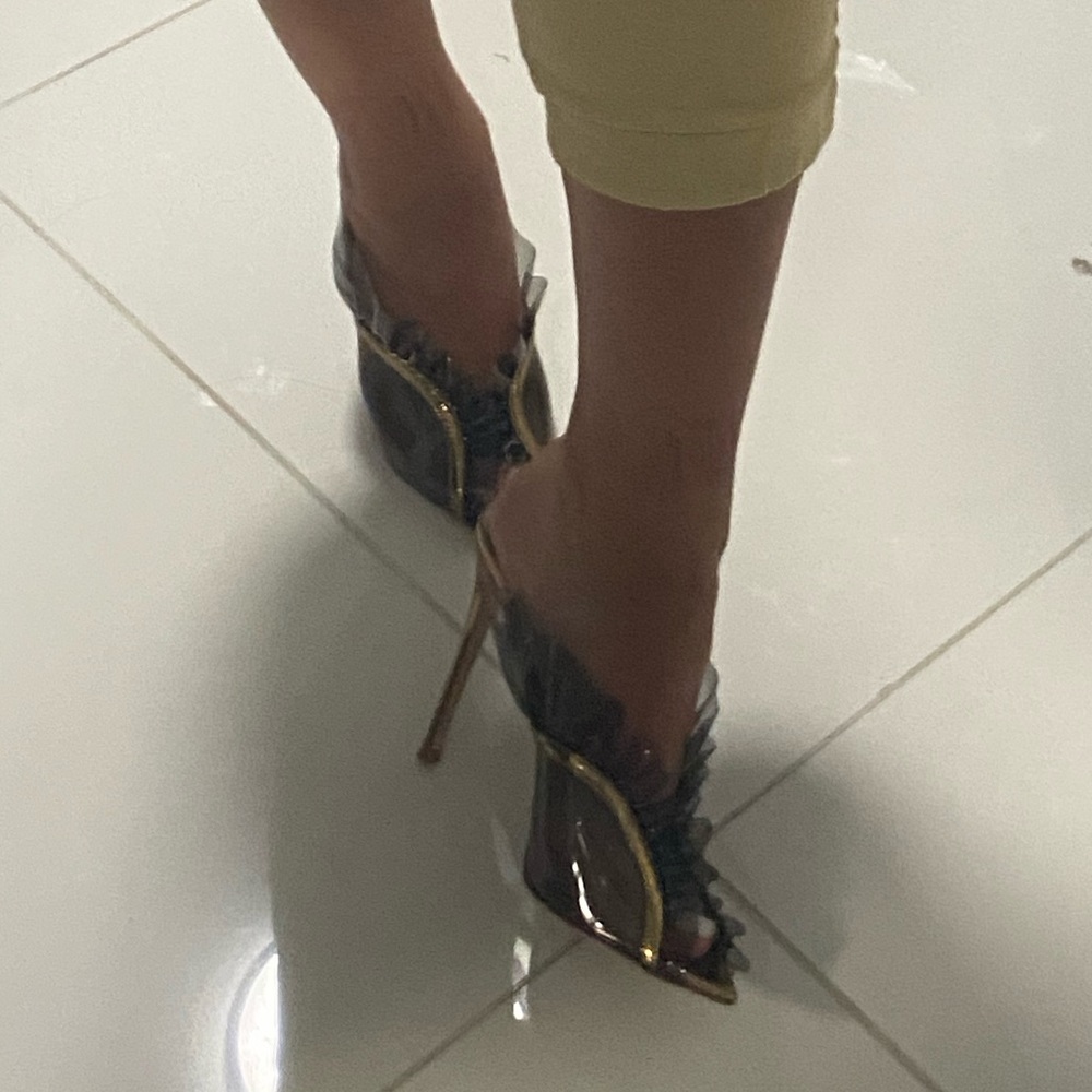 Gianvito Rossi -Ofelia Ruffle Trim PVC Mule- Sz 40 - Picture 7 of 8